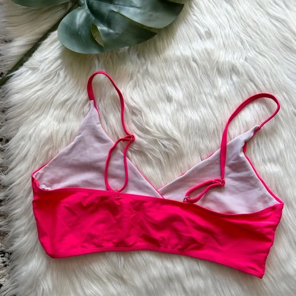 ⭐️ Gorgeous Pink Bikini Top - Picture 5 of 6
